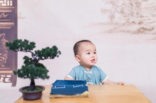 广州借卵试管代怀包男孩宝宝几个月可以吃粥