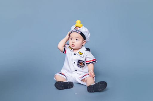 广州借卵试管代怀包男孩宝宝肚脐有点出血